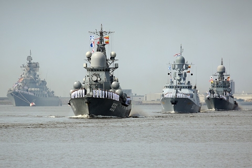 Hải quân Nga chuẩn bị lễ duyệt binh kỷ niệm 325 năm thành lập ra sao?